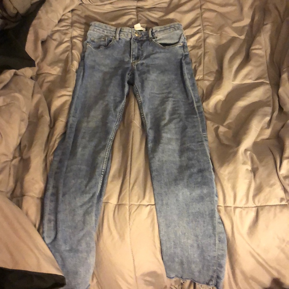 High waisted skinny jeans.